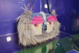 Румъния - изложба “Чанти: отвътре навън“