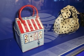 Румъния - изложба “Чанти: отвътре навън“