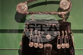 Румъния - изложба “Чанти: отвътре навън“