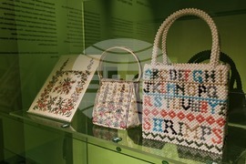 Румъния - изложба “Чанти: отвътре навън“
