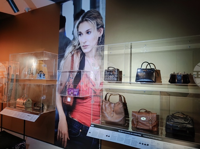 Румъния - изложба “Чанти: отвътре навън“