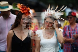 Парад на шапките 