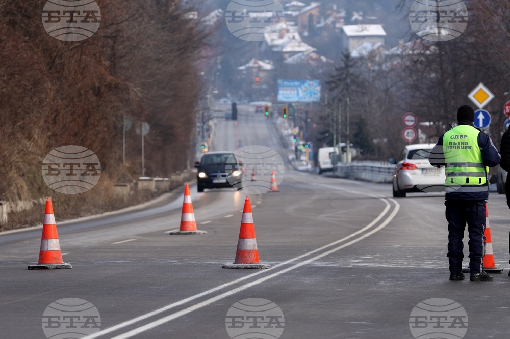 Заради катастрофа движението в района на вилна зона "Черния кос" на входа на София е затруднено