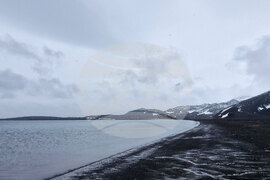 Остров Дисепшън - Национална антарктическа експедиция - Разтоварване на провизии и апаратура за испанската полярна база „Габриел де Кастия“