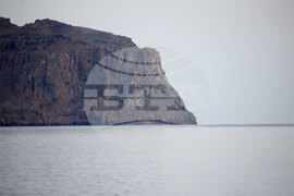 Остров Дисепшън - Национална антарктическа експедиция - Разтоварване на провизии и апаратура за испанската полярна база „Габриел де Кастия“