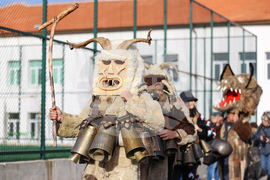 Село Ярджиловци - Сурва