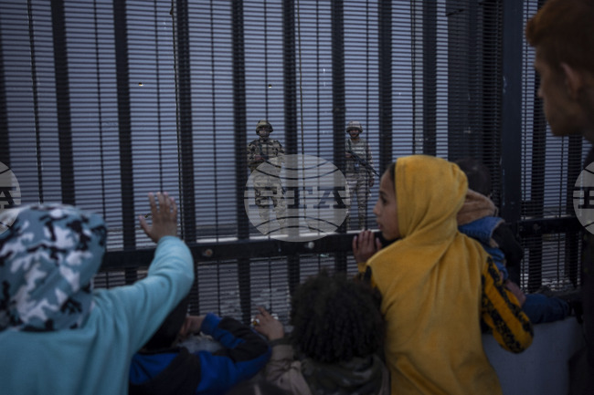 Израел каза, че в неделя отново ще отвори граничния пункт "Рафах" между ивицата Газа и Египет