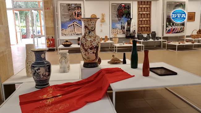 С ретроспективна изложба се отбелязват 50 г. от създаването на Националното изложение на художествените занаяти и изкуствата в Орешак