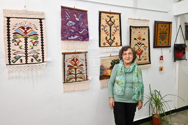 Монтана - „Пъстър свят“ - изложба