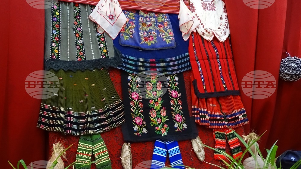 Бал на народната носия се проведе в Бойница