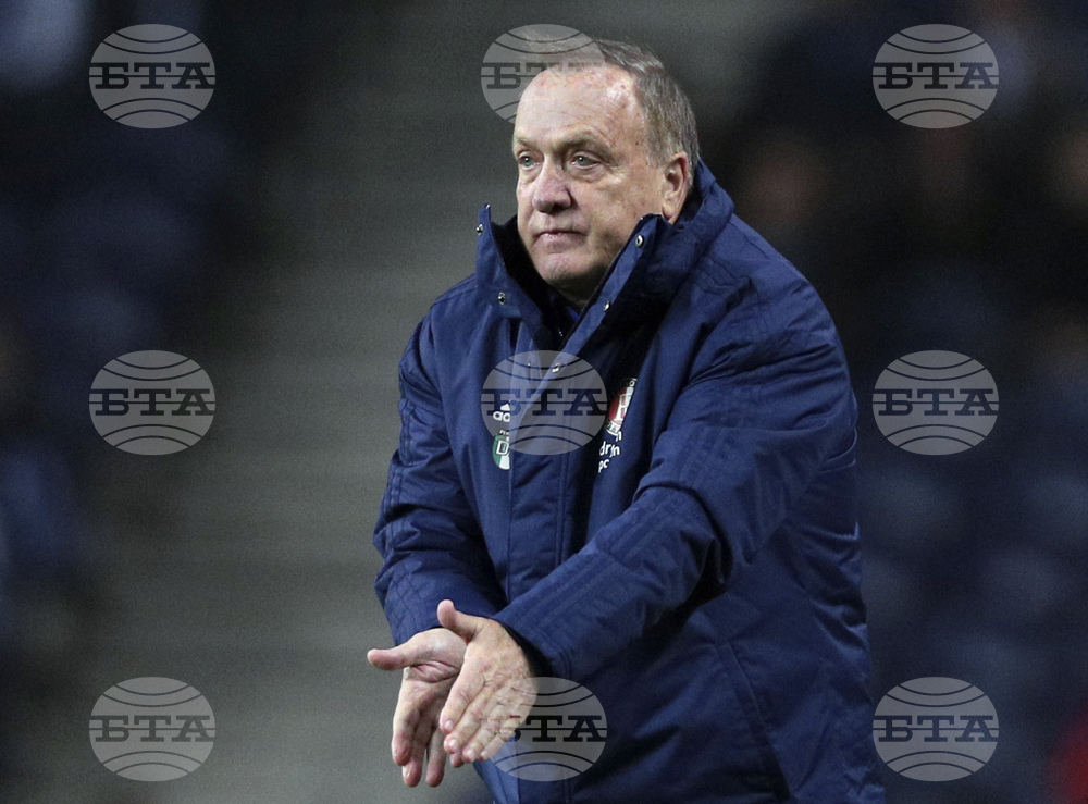 Дик Адвокаат подаде оставка като старши треньор на националния тим по футбол на Кюрасао