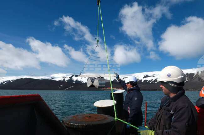 Национална антарктическа експедиция  - Остров Дисепшън - Остров Ливингстън