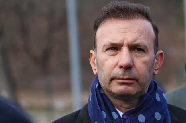 Задържан е подателят на бомбената заплаха за училищата в страната, съобщи главният секретар на МВР