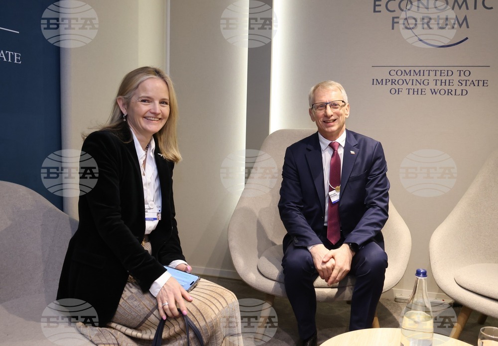 PM Denkov, VISA Europe CEO Hogg Discuss Security of Financial Operations
