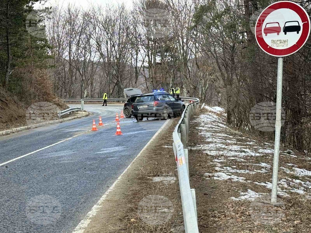 Катастрофа затруднява движението в прохода "Шипка"