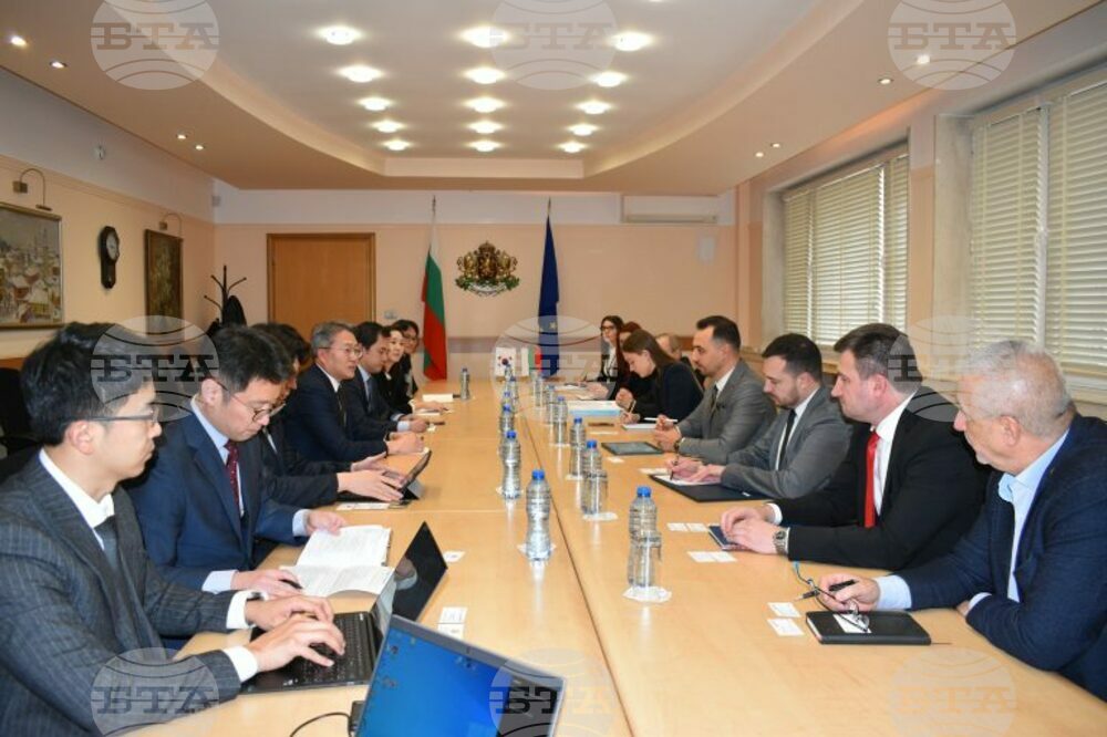 Economy Minister Discusses Investment Opportunities with Representatives of Leading South Korean Company