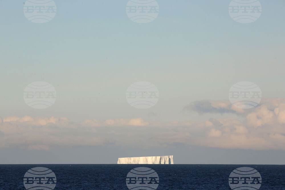RSV 421 Drops Anchor at Livingston Island