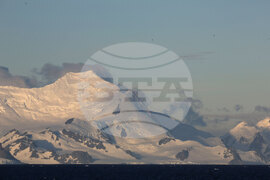 RSV 421 Drops Anchor at Livingston Island