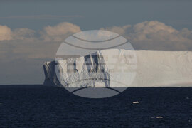 RSV 421 Drops Anchor at Livingston Island