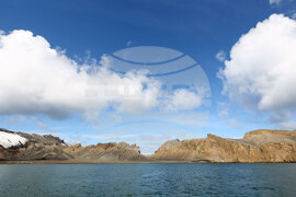 RSV 421 Drops Anchor at Livingston Island