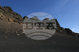 RSV 421 Drops Anchor at Livingston Island