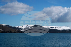 RSV 421 Drops Anchor at Livingston Island