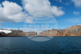RSV 421 Drops Anchor at Livingston Island