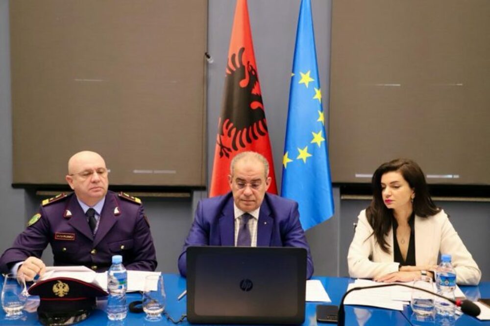 АТА: Около 92% от нелегалните имигранти в Албания са задържани на граничните пунктове чрез съвместни операции с Фронтекс