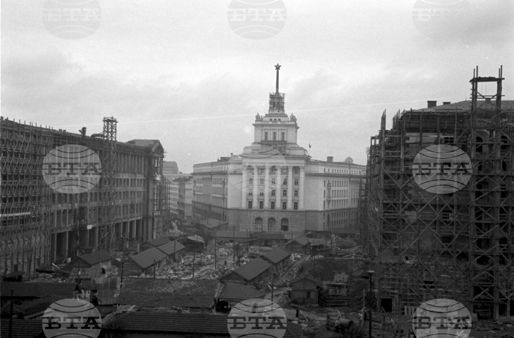 Строителство в центъра на София през 1955 година