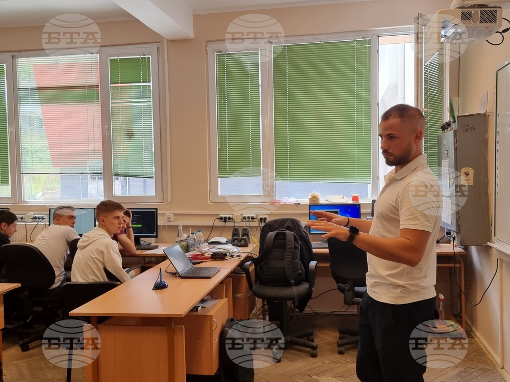 Ученици влизат в ролята на "бели" хакери