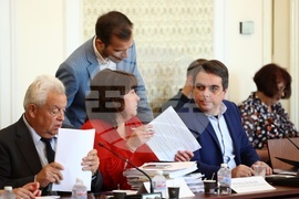 Парламент - Комисия по бюджет и финанси