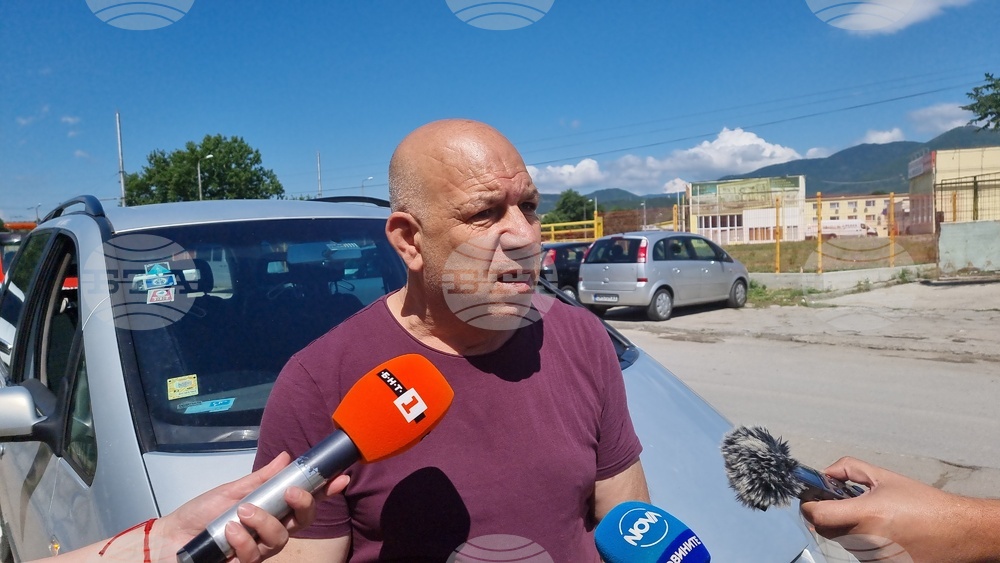 Жители на сливенския квартал "Надежда" искат споразумение с местните власти, за да празнуват семейните си тържества