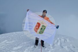 Национална антарктическа експедиция - остров Ливингстън - връх Чепеларе - изкачване