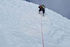 Национална антарктическа експедиция - остров Ливингстън - връх Чепеларе - изкачване