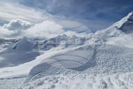 Национална антарктическа експедиция - остров Ливингстън - връх Чепеларе - изкачване