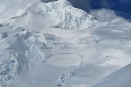 Национална антарктическа експедиция - остров Ливингстън - връх Чепеларе - изкачване