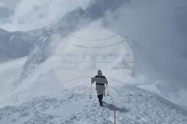 Национална антарктическа експедиция - остров Ливингстън - връх Чепеларе - изкачване