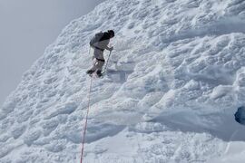 Национална антарктическа експедиция - остров Ливингстън - връх Чепеларе - изкачване