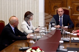 Румен Радев - ГЕРБ-СДС - консултации