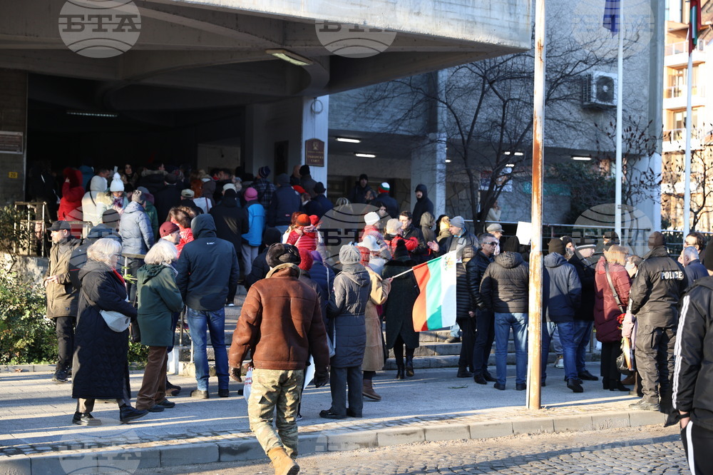 Пловдив - протест - паметник Альоша