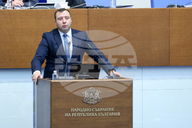 Парламент - заседание - Петър Петров