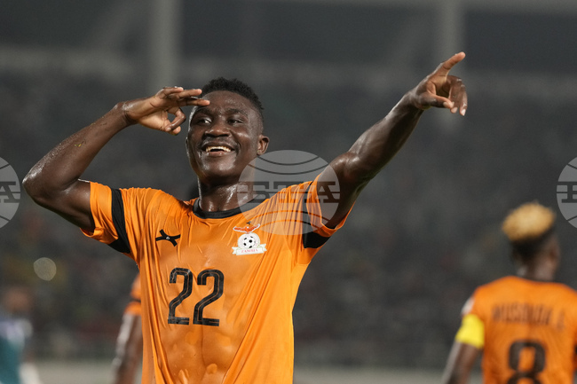 Звездата на Апоел Беер Шева тренира напълни обороти и тази сутрин, Апоел замина за Унгария