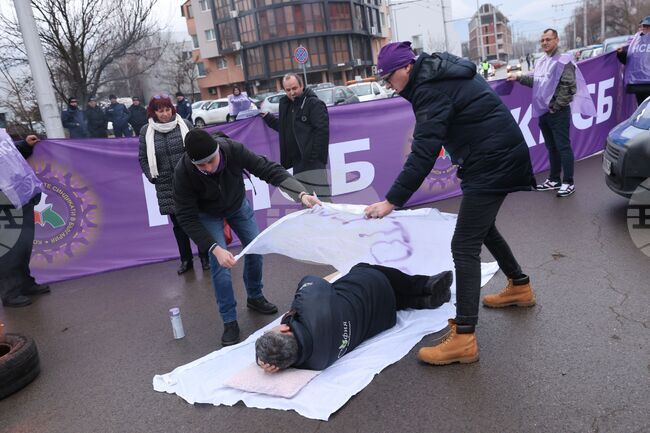 КНСБ - протест на работещите в  градския транспорт 