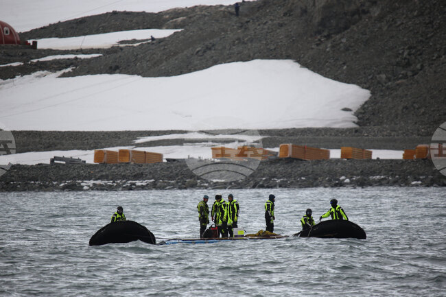 Team of Scientists Determine Where RSV 421 Will Drop Anchor to Collect Samples during 32nd Antarctic Expedition