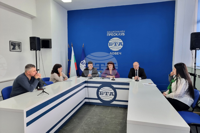  Национален пресклуб на БТА Ловеч - Обществено-консултативен съвет по училищни политики - пресконференция
