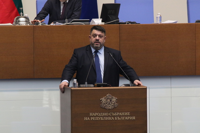 БСП към Тагарев: Играете опасна за България игра! Оставка