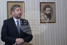 Румен Радев - партии - консултации - ДБ