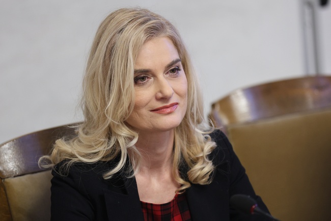 По данни на туроператорите отбелязваме скок на ранните записвания, посочи министърът на туризма Зарица Динкова