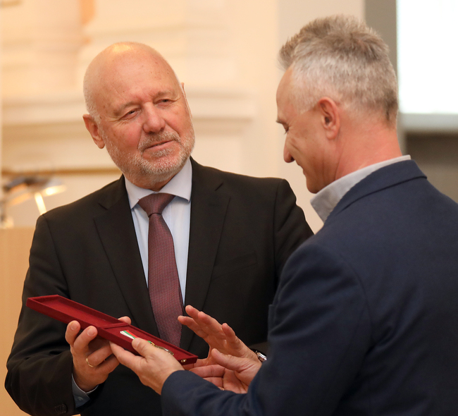 Най-новият роман на Захари Карабашлиев „Рана“ беше представен във Военна академия „Г .С. Раковски“