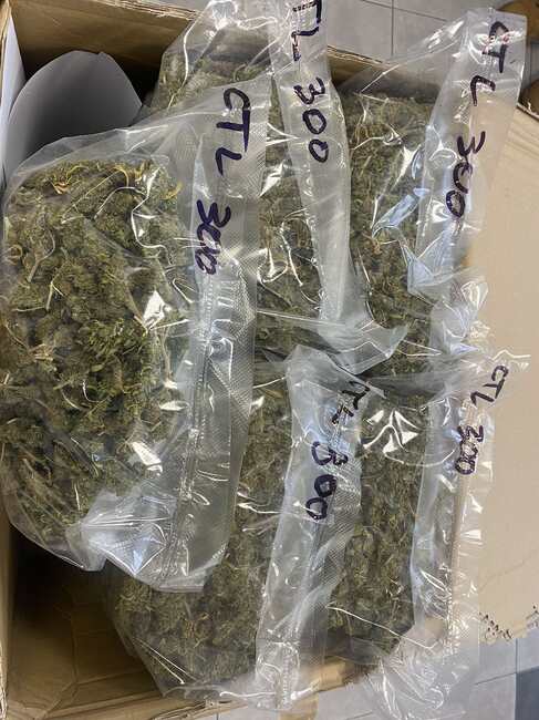 Митническите служители задържаха близо 2.5 кг марихуана в района на ГКПП Дунав мост-Видин